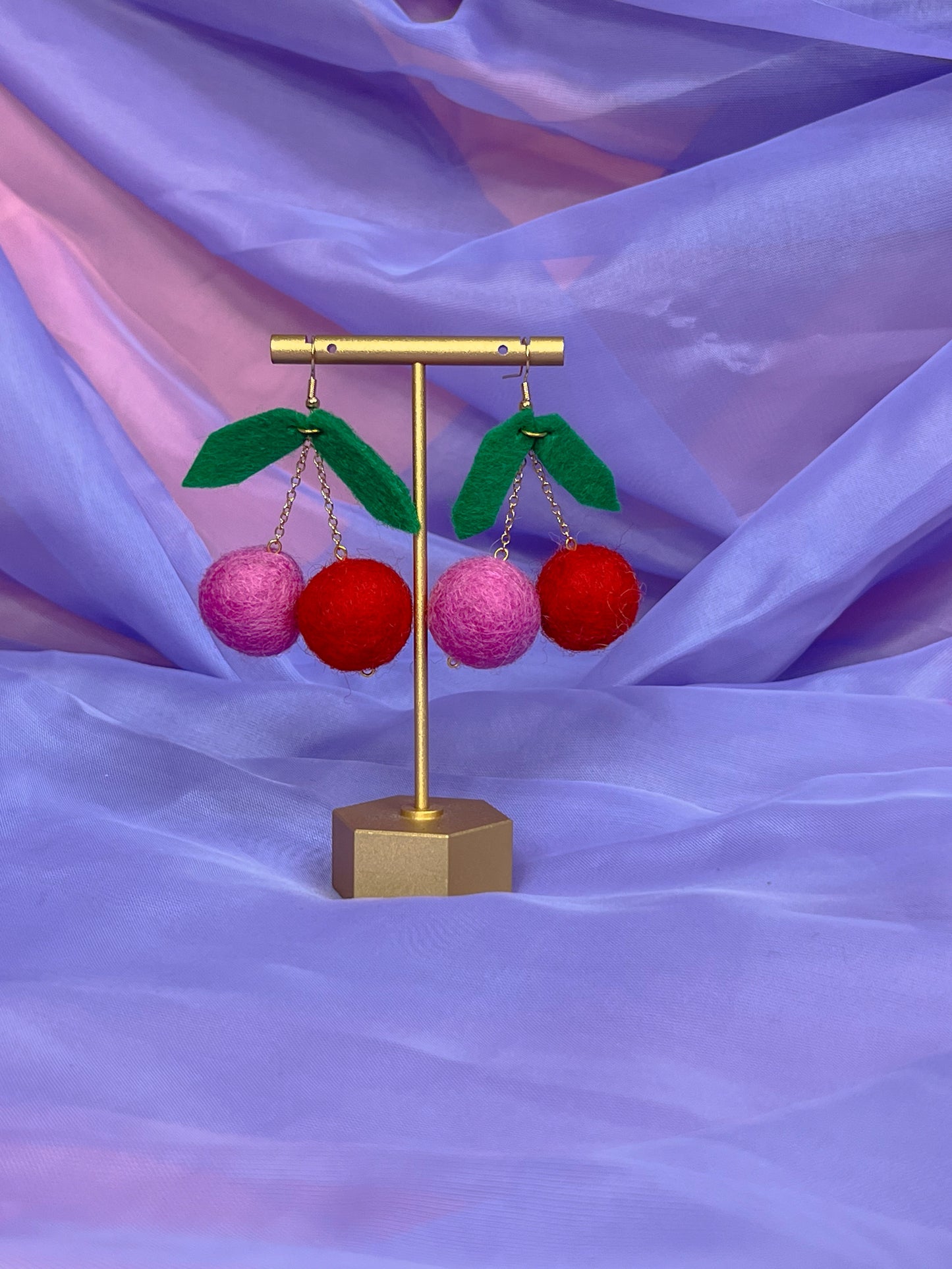 Contrast Cherries🍒